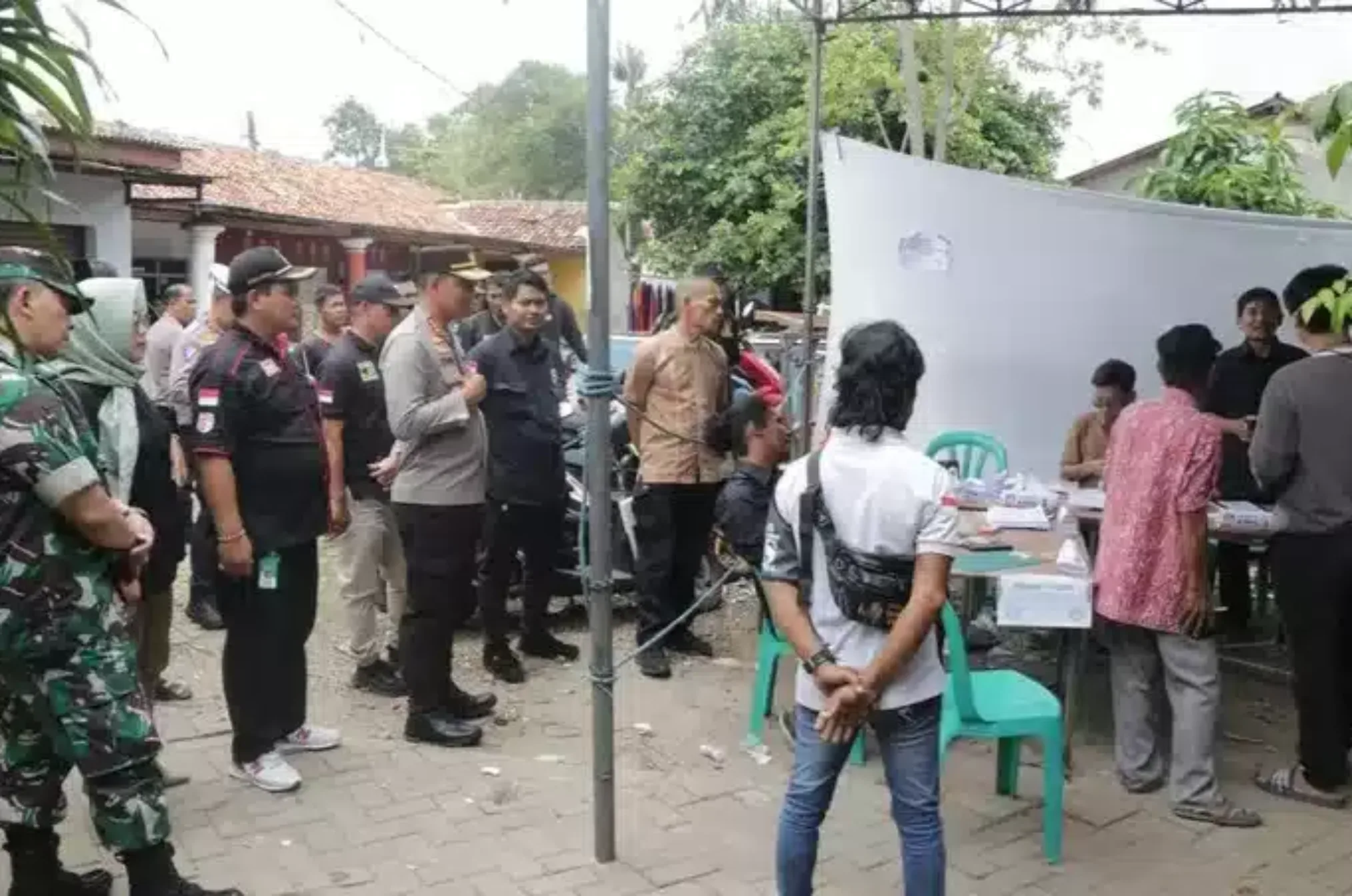 Kapolres Metro Tangerang Kota Pantau Langsung Pastikan 13 PSL Pemilu 2024 Aman I Harian Terbit