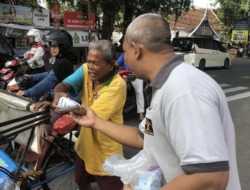 Tebar Kebahagiaan, Lapas Cirebon Laksanakan Pasbi Jumat Berbagi