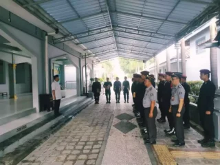 Pastikan Aman, Kalapas Cirebon Pimpin Apel Serah Terima Regu Jaga Sekaligus Pengecekan Tugas Di Hari Libur Nyepi