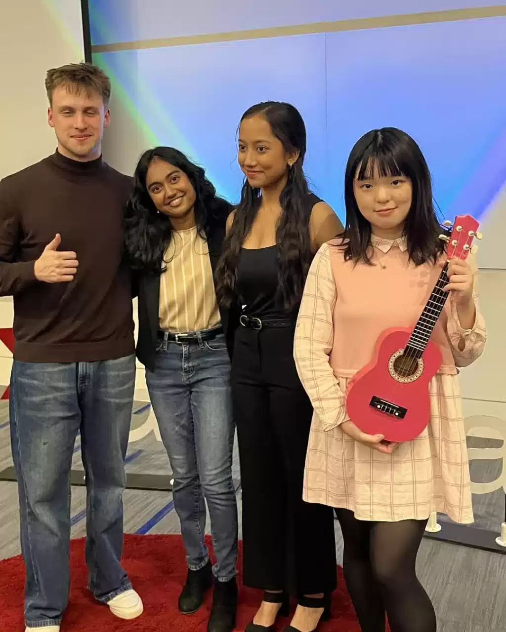 Keren, Kuliah Computer Science, Pelajar Ini Nyanyikan Lagu Indonesia Di Acara Bergengsi Tedxgeorgiatech Amerika 1 Keren, Kuliah Computer Science, Pelajar Ini Nyanyikan Lagu Indonesia Di Acara Bergengsi Tedxgeorgiatech Amerika