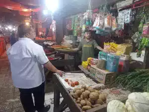 Pantau Stabilitas Harga Beras, Ombudsman Banten Sidak di Pasar Rau Serang