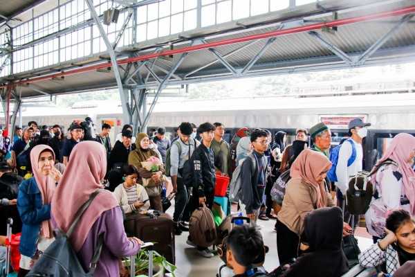 Sebanyak 344 Perjalanan KA Tambahan dari Stasiun Gambir dan Pasar Senen Untuk Angkutan Lebaran q445 H/2024 Masih Tersedia