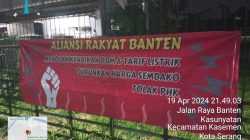 Bikin Resah, Spanduk Tolak Kenaikan BBM dan Tarif Listrik Bertebaran di Banten I Harian Terbit