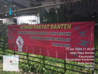 Bikin Resah, Spanduk Tolak Kenaikan Bbm Dan Tarif Listrik Bertebaran Di Banten