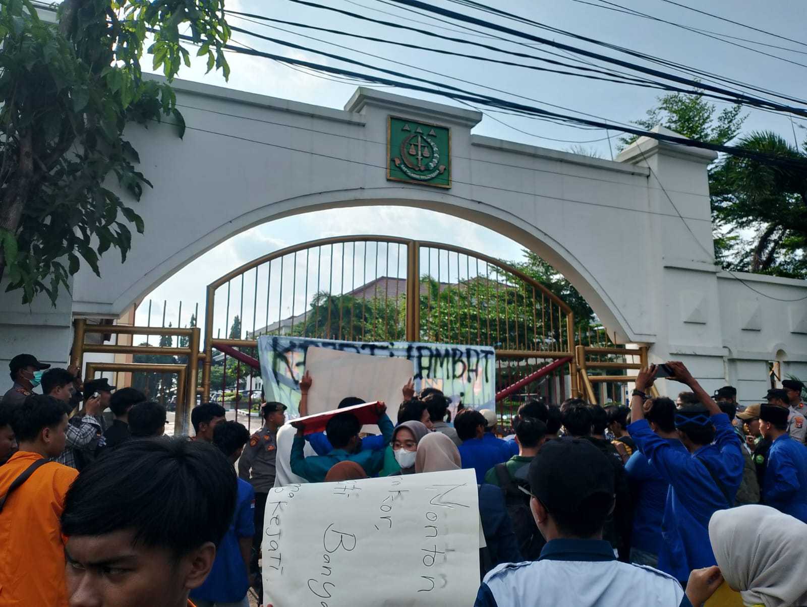 Gas Terus, BEM Banten Atensi Kejagung Ambil Alih Kasus Mandek di Kejati Terkait Situ I Harian Terbit