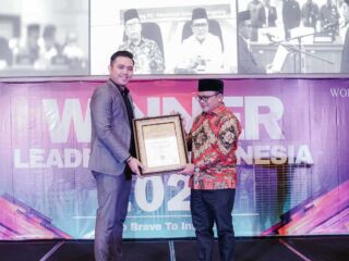 Kholid Ismail Raih 2 Penghargaan The International Award 2024
