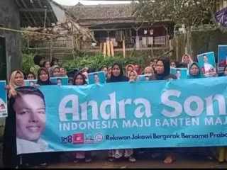 Demi Makan Siang Dan Susu Gratis, Emak-Emak Di Pandeglang Siap Menangkan Andra Soni Gubernur Banten Sekali Putara