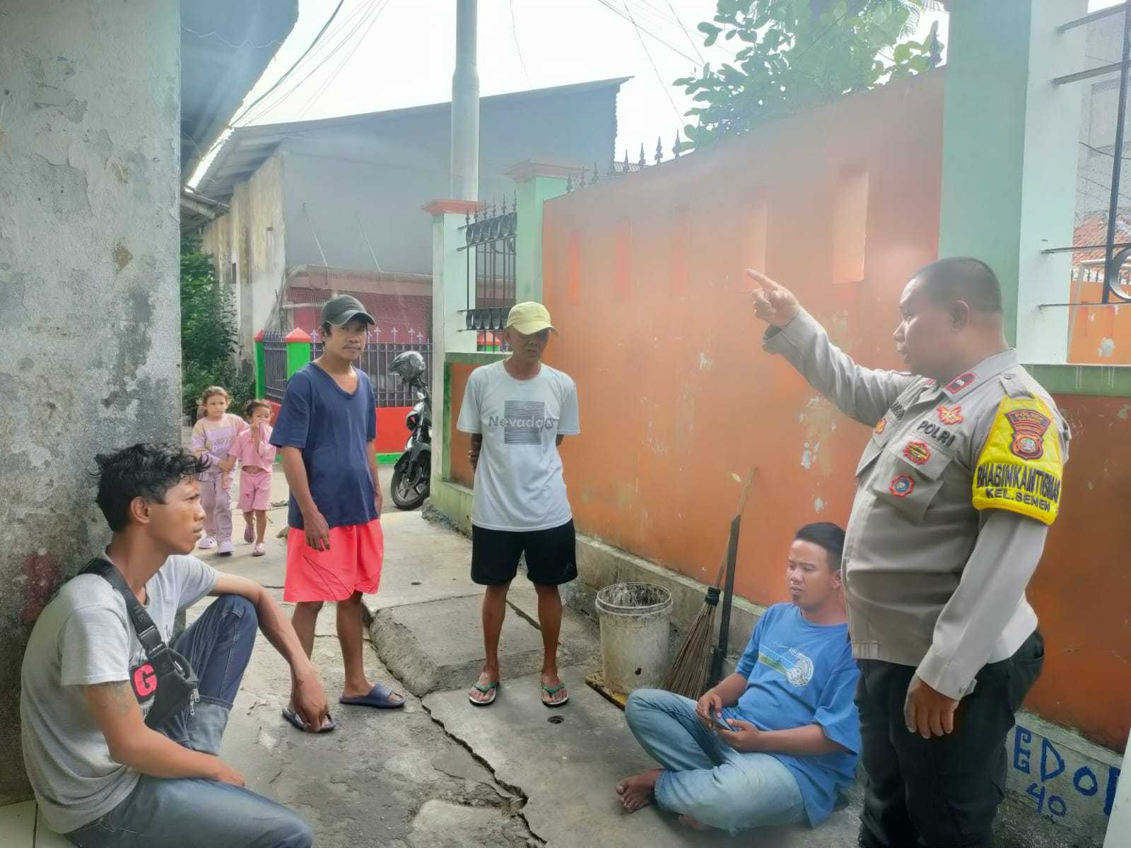 Bhabinkamtibmas Kelurahan Senen Kelakukan Kegiatan Cooling System