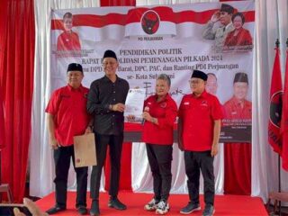 Ayep Zaki Terima Surat Tugas Dari Pdip Untuk Pilkada Kota Sukabumi