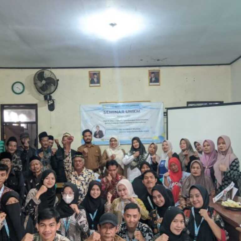 Mahasiswa KKN-T STKIP Syekh Manshur Gelar Seminar UMKM di Desa Kadumadang