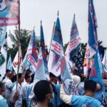 Ratusan Relawan Jokowi Dan Prabowo Konvoi Kawal Andra - Dimyati Ke Kpu Banten
