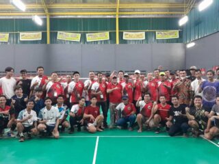 Tim Ngopi Bareng Haji Kholid Gelar Turnamen Badminton, Ada Belasan Juta, Doorpize Dan Paket Sembako