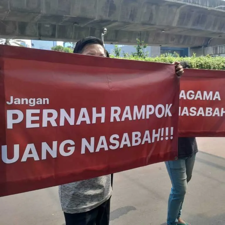 Dana Nasabah Hilang, Bank Muamalat Digeruduk Warga