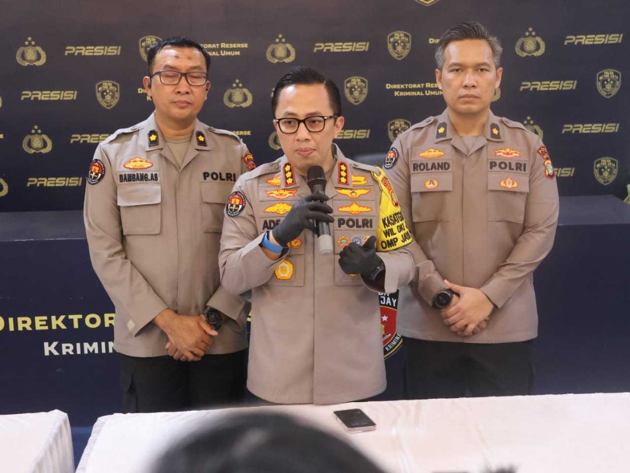 Polda Metro Kembali Bongkar Sindikat Judi Online Via Facebook, Lima Pelaku Ditangkap 1 Polda Metro Kembali Bongkar Sindikat Judi Online Via Facebook, Lima Pelaku Ditangkap