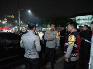 Kapolres Metro Bekasi Pantau Langsung Pos Pengamanan Nataru Di Gedung Juang Tambun