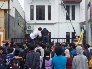 Mahasiswa Minta Kajari Kota Sukabumi Dicopot 