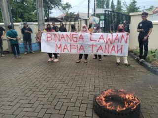 Hakim Disinyalir Telah Bersekongkol Dengan Mafia Tanah, Warga Binanga Geruduk Pengadilan Tun Makassar