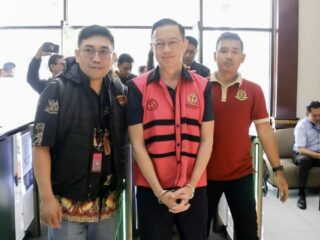 Tom Lembong Dan Charles Sitorus Tahap Ll Ke Kejari Jakarta Pusat