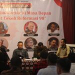 Di Hadapan Seratusan Aktivis Peserta, Sebagai Moderator Ikyar Velayati, Ketua Umum Rpn Mendaulat Para Narasumber Mugiyanto Sipin, Wakil Menteri Ham, Web Warouw, Tokoh Aktivis Era 80An, Aan Rusdianto Korban Penculikan Dan Komisaris Pt. Pelindo, Revitriyoso Husodo, Ketua Umum Gerak 08 Dan Eks Ketua Umum Jaker, Dan Achrom Saleh, Mantan Eksekutif Nasional Lmnd Untuk Menyampaikan Visi Indonesia Ke Depan.