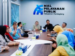 Bupati Pandeglang Raden Dewi Dan Wabup Iing Sidak Ke Mpp,