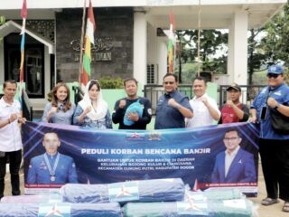 Aksi Nyata, Demokrat Jabar Peduli Korban Banjir Bogor