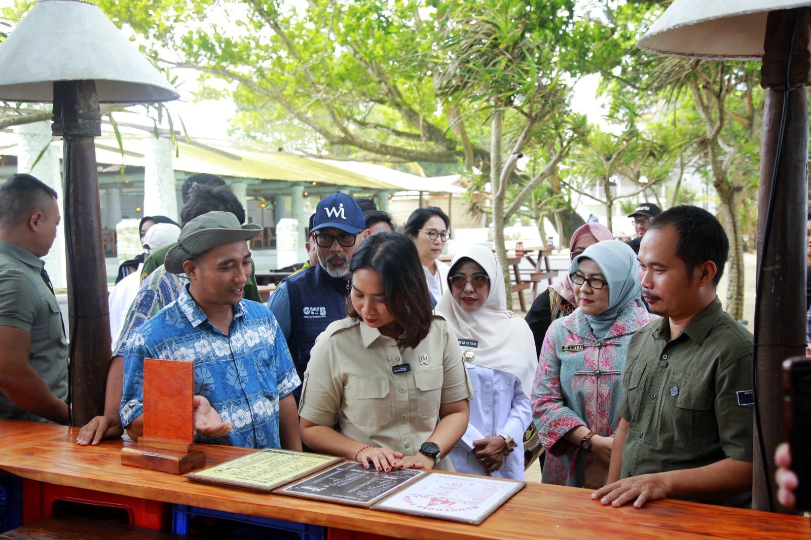 Wamenpar Ri Kunjungi Pantai Pandan Carita Pandeglang 12 Wamenpar Ri Kunjungi Pantai Pandan Carita Pandeglang