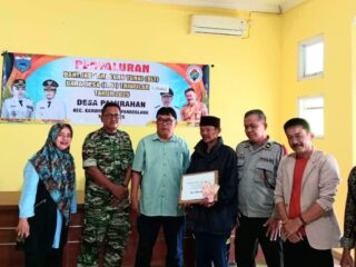 Camat Kaduhejo Berikan Bantuan Langsung Tunai Tahap I Di Palurahan