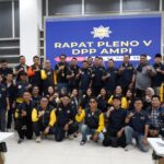Dewan Pimpinan Pusat Angkatan Muda Pembaharuan Indonesia (Dpp Ampi) Melakukan Revitalisasi Kepengurusan Dalam Rapat Pleno Ke-V Yang Digelar 8 Maret 2025 Di Aula Graha Dpp Partai Golkar. Salah Satu Keputusan Penting Dalam Pleno Tersebut Adalah Penonaktifan Jerry Sambuaga Dari Jabatannya Sebagai Ketua Umum Dpp Ampi Karena Dinilai Melakukan Pelanggaran Berat Terhadap Anggaran Dasar Dan Anggaran Rumah Tangga (Ad/Art) Serta Melanggar Etika Dan Moral Organisasi. Selain Itu, Pleno Juga Menerima Surat Pengunduran Diri Plt. Sekretaris Jenderal Rizky Maulana Dan Mengangkat Hendra Paletteri Sebagai Sekretaris Jenderal Dpp Ampi Secara Definitif. Sementara Itu, Rouli T. Octara Rajagukguk Ditunjuk Sebagai Bendahara Umum Dpp Ampi Yang Baru. Sebagai Bagian Revitalisasi Kepengurusan, Dpp Ampi Juga Memasukan Berbagai Tokoh Nasional Sebagai Wakil Ketua Umum Yaitu Arief Rosyid Hasan, Mantan Ketua Umum Pb Hmi Dan Juga Komandan Tkn Fanta Prabowo-Gibran, Ali Ghiffar Ketua Umum Fokusmaker, Gamal Bahri Ketua Umum Hima Kosgoro 1957 Dan Ade Ghadafi Ketua Umum Angkatan Muda Satkar Ulama Indonesia. Dalam Keputusan Tersebut, Dpp Ampi Juga Menugaskan Para Pengurus Yang Baru Diangkat Untuk Segera Menyelenggarakan Musyawarah Nasional (Munas) Selambat-Lambatnya Dalam Tiga Bulan Ke Depan. Munas Ini Bertujuan Untuk Menata Kembali Kepemimpinan Organisasi Serta Menyusun Program Kerja Yang Lebih Progresif.