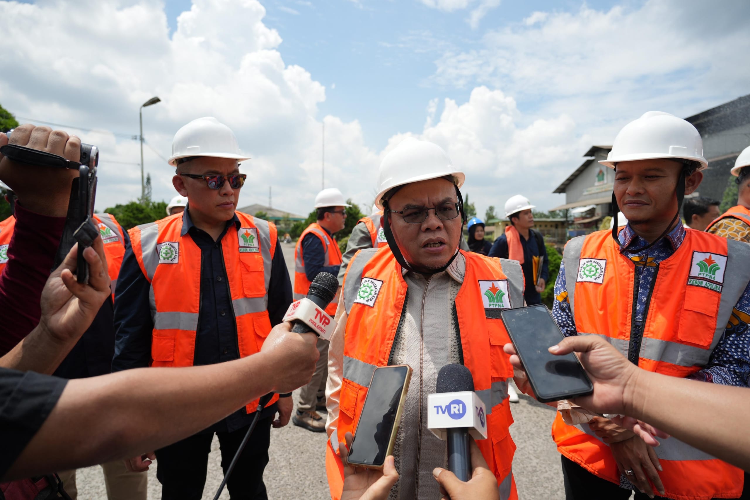 Komisi Vii Dpr Ri Dukung Hilirisasi Sawit Untuk Pembangunan Ekonomi Nasional 1 Komisi Vii Dpr Ri Dukung Hilirisasi Sawit Untuk Pembangunan Ekonomi Nasional