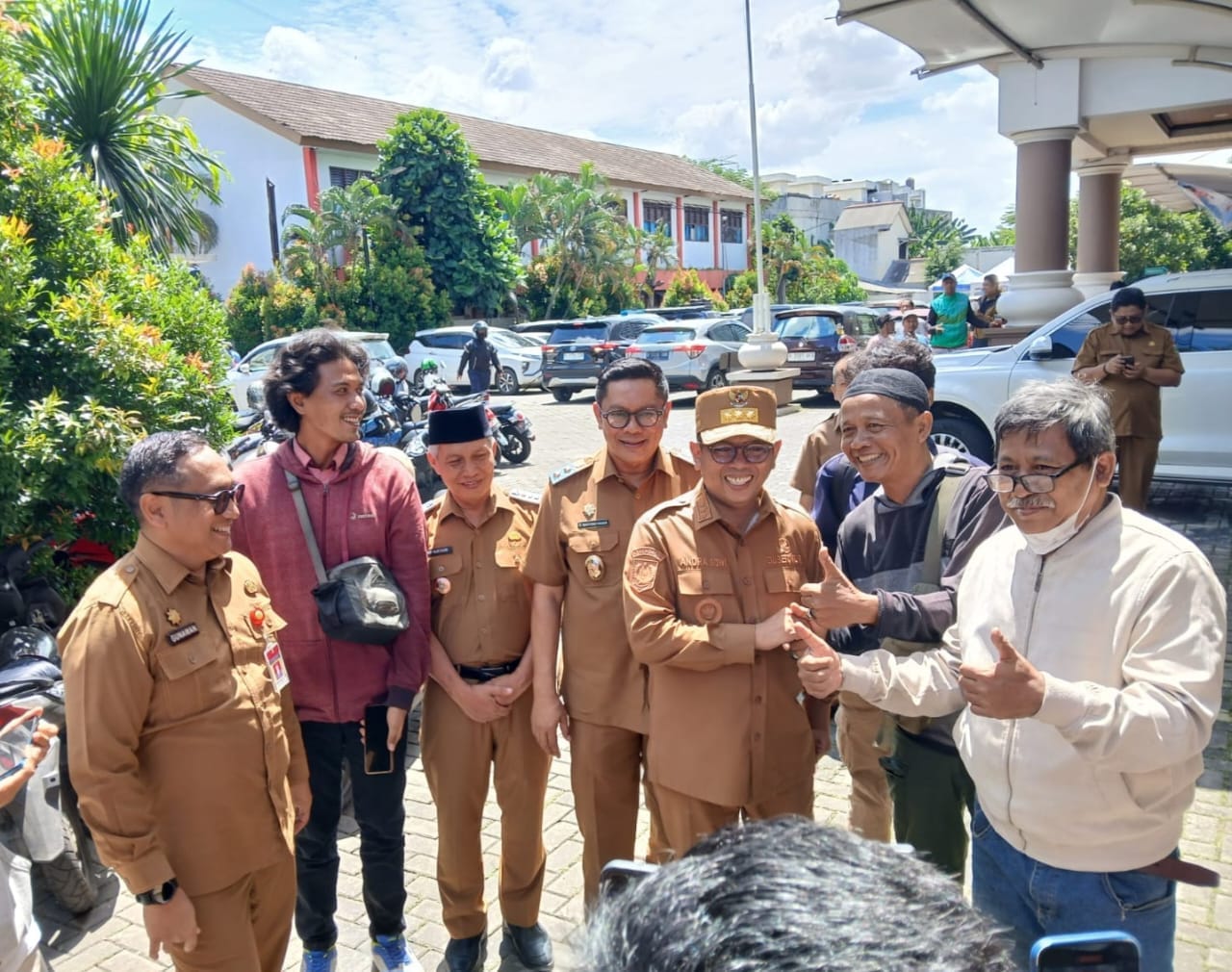 Dukung Tingkatkan Pad Di Banten, Eks Bupati Lebak Sosialisasi Program Gubernur Ke Masyarakat 1 Dukung Tingkatkan Pad Di Banten, Eks Bupati Lebak Sosialisasi Program Gubernur Ke Masyarakat