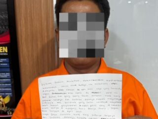 Tersangka Ts Meminta Maaf Atas Kegaduhan Pembakaran Mobil Polisi Di Depok