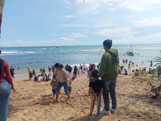 Destinasi Wisata Kelapa Warna Di Bayah Ramai Digempur Pengunjung