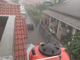 Tega, Warga Menjerit Pemerintah Tak Kunjung Datang Kelokasi Bencana Banjir Di  Bojong Pondok Terong