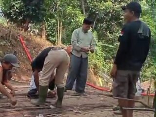 Warga Medong Buktikan Gotong Royong Kuat Dengan Swadaya Bangun Jalan Poros Kabupaten