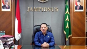 Bosnya Bakal Kena Gak...! Kejaksaan Agung Memeriksa Direktur Utama Pt Pertamina 9 Jakarta - Kejaksaan Agung Melalui Tim Jaksa Penyidik Pada Direktorat Penyidikan Jaksa Agung Muda Bidang Tindak Pidana Khusus (Jam Pidsus) Memeriksa 12 (Dua Belas) Orang Saksi, Terkait Dengan Perkara Dugaan Tindak Pidana Korupsi Dalam Tata Kelola Minyak Mentah Dan Produk Kilang Pada Pt Pertamina (Persero), Sub Holding Dan Kontraktor Kontrak Kerjasama (Kkks) Tahun 2018 S.d. 2023, Selasa 6 Mei 2025 Berinisial: 1. Nw Selaku Direktur Utama Pt Pertamina (Persero) Tahun 2018 S.d. 2024. 2. Isk Selaku Direktur Pt Bumi Siak Pusako. 3. Me Selaku Division Head Integrated Fuel Supply Chain Pt Adaro Minerals. 4. Mhn Dari Pt Trafigura. 5. Ma Selaku Direktur Utama Pt Pertamina Ep Cepu. 6. Im Selaku Oil Commercia International Manager Medco E&Amp;P Indonesia. 7. Mg Selaku Manager Treasury Pt Pertamina International Shipping. 8. Hasm Selaku Vp Crude &Amp; Gas Operation Pt Pertamina International Shipping Tahun 2021 S.d. 2023.9. Wwn Selaku Manager Field Operations Petronas Carigali Ketapang Ltd.10. Fm Dari Pt British Petroleum. 11. Eaa Selaku Manager Mining Pt Pertamina Patra Niaga Tahun 2018 S.d. 2020. 12. Ha Selaku Manager Non-Mining Pt Pertamina Patra Niaga Tahun 2018 S.d. 2020. Adapun Dua Belas Orang Saksi Tersebut Diperiksa Terkait Dengan Perkara Dugaan Tindak Pidana Korupsi Dalam Tata Kelola Minyak Mentah Dan Produk Kilang Pada Pt Pertamina (Persero), Sub Holding Dan Kontraktor Kontrak Kerjasama (Kkks) Tahun 2018 S.d. 2023 Atas Nama Tersangka Yf Dkk. Pemeriksaan Saksi Dilakukan Untuk Memperkuat Pembuktian Dan Melengkapi Pemberkasan Dalam Perkara Dimaksud.