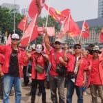 Peringati Hari Buruh Sedunia, Ribuan Buruh Terjun Padati Monas Jakarta