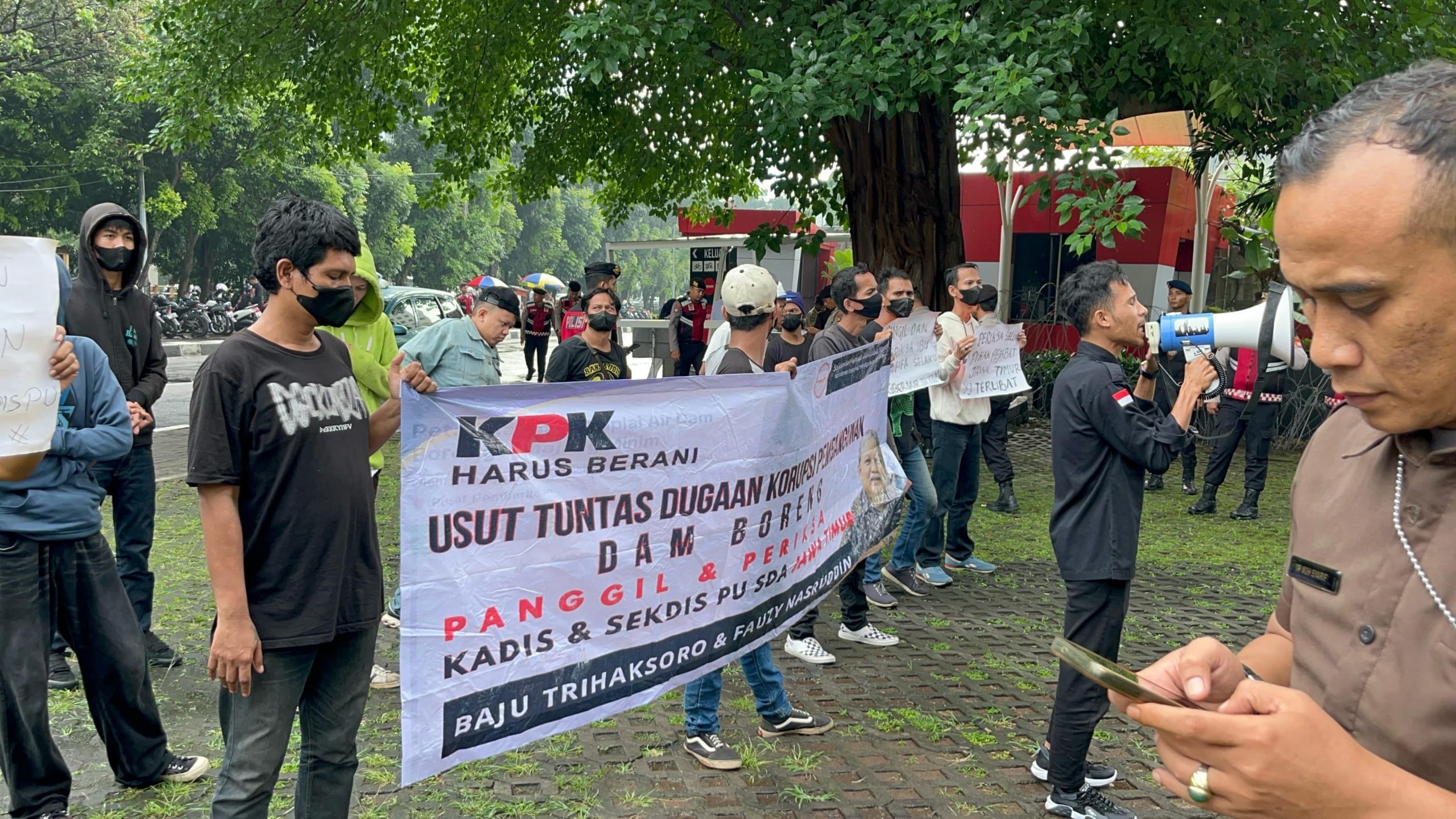 Kpk Diminta Panggil Kadis Dan Sekdis Pu Sda Terkait Proyek Dam Boreng Di Lumajang 1 Kpk Diminta Panggil Kadis Dan Sekdis Pu Sda Terkait Proyek Dam Boreng Di Lumajang