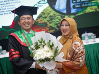 Sah, Kh. Maman Imanulhaq Resmi Meraih Gelar Doktor