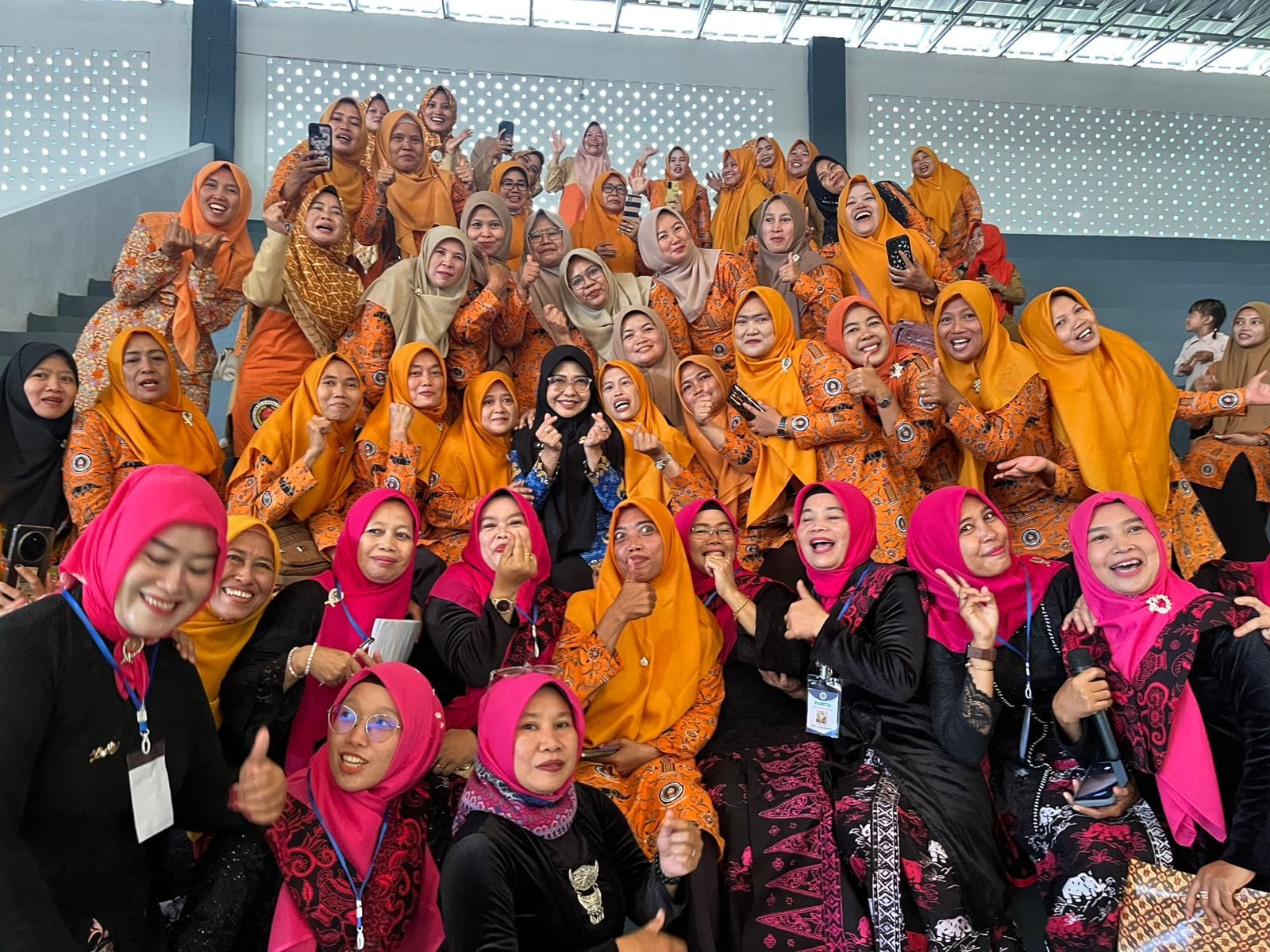 Hadiri Hut Ke-75 Igtki Pgri, Bupati Dewi: Peran Guru Tk Bentuk Karakter Berkualitas Usia Dini 1 Hadiri Hut Ke-75 Igtki Pgri, Bupati Dewi: Peran Guru Tk Bentuk Karakter Berkualitas Usia Dini