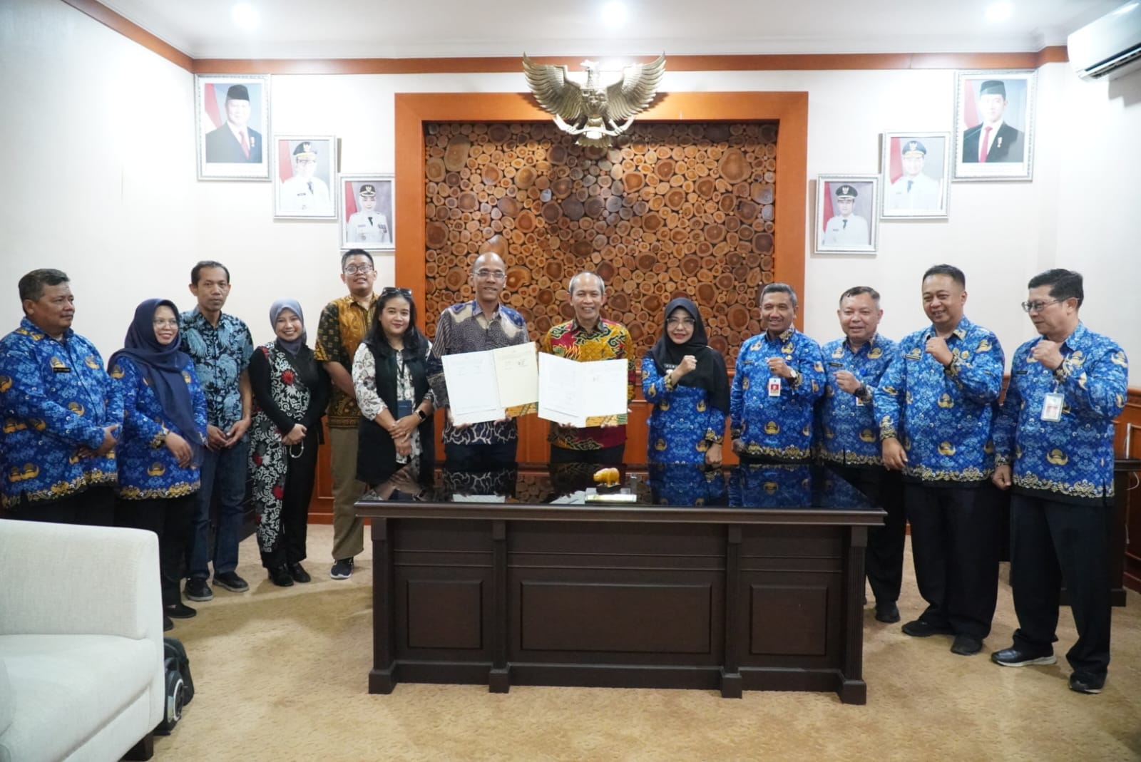 Optimalisasi Pelayanan Publik, Pemkab Pandeglang Jalin Kerjasama Dengan Dua Perusahaan Digital 1 Optimalisasi Pelayanan Publik, Pemkab Pandeglang Jalin Kerjasama Dengan Dua Perusahaan Digital