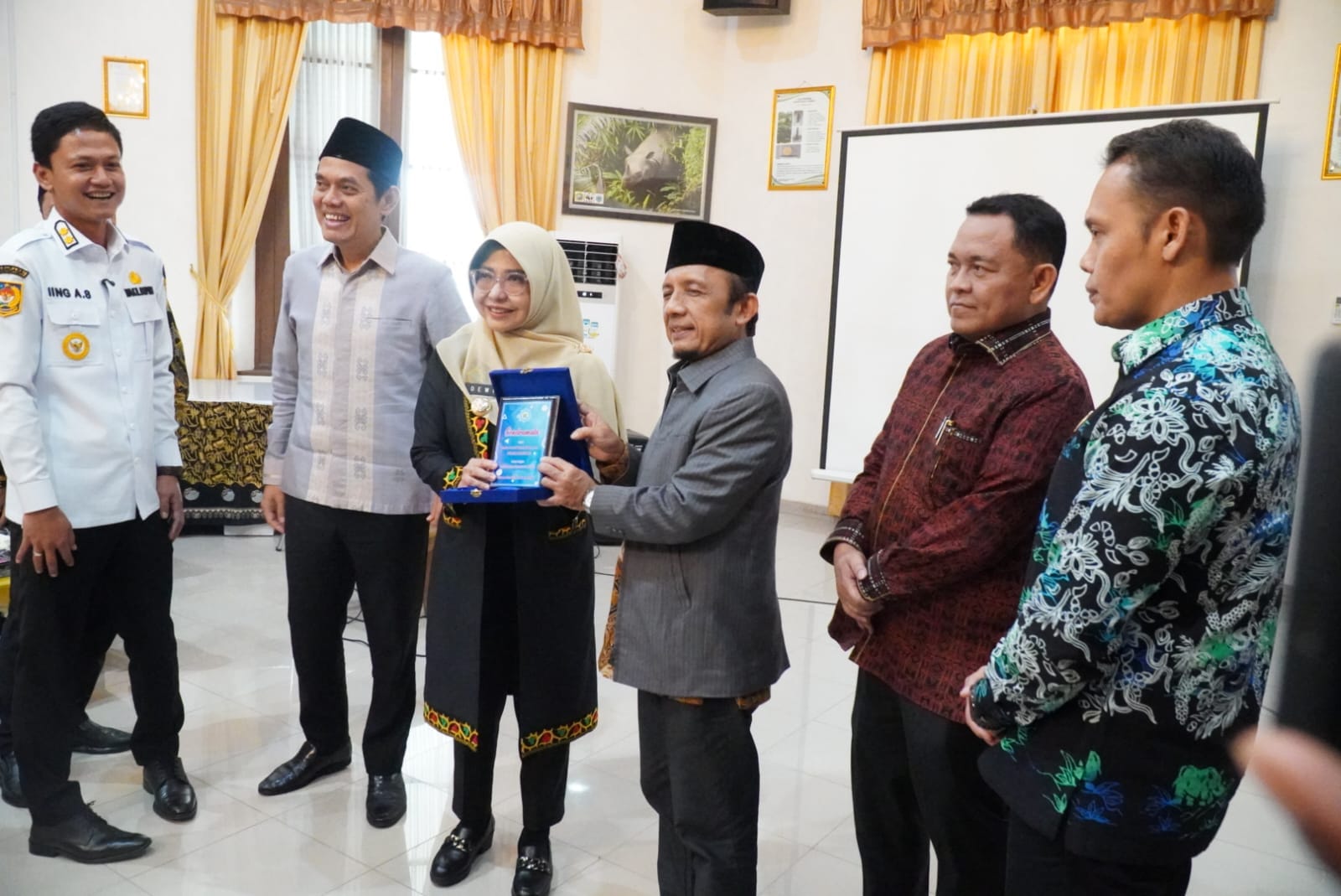 Penyelesaian Program Ptsl Di Pandeglang Diapresiasi Anggota Komisi Ii Dpr-Ri Karena Capaian Diatas 50 Persen 1 Penyelesaian Program Ptsl Di Pandeglang Diapresiasi Anggota Komisi Ii Dpr-Ri Karena Capaian Diatas 50 Persen