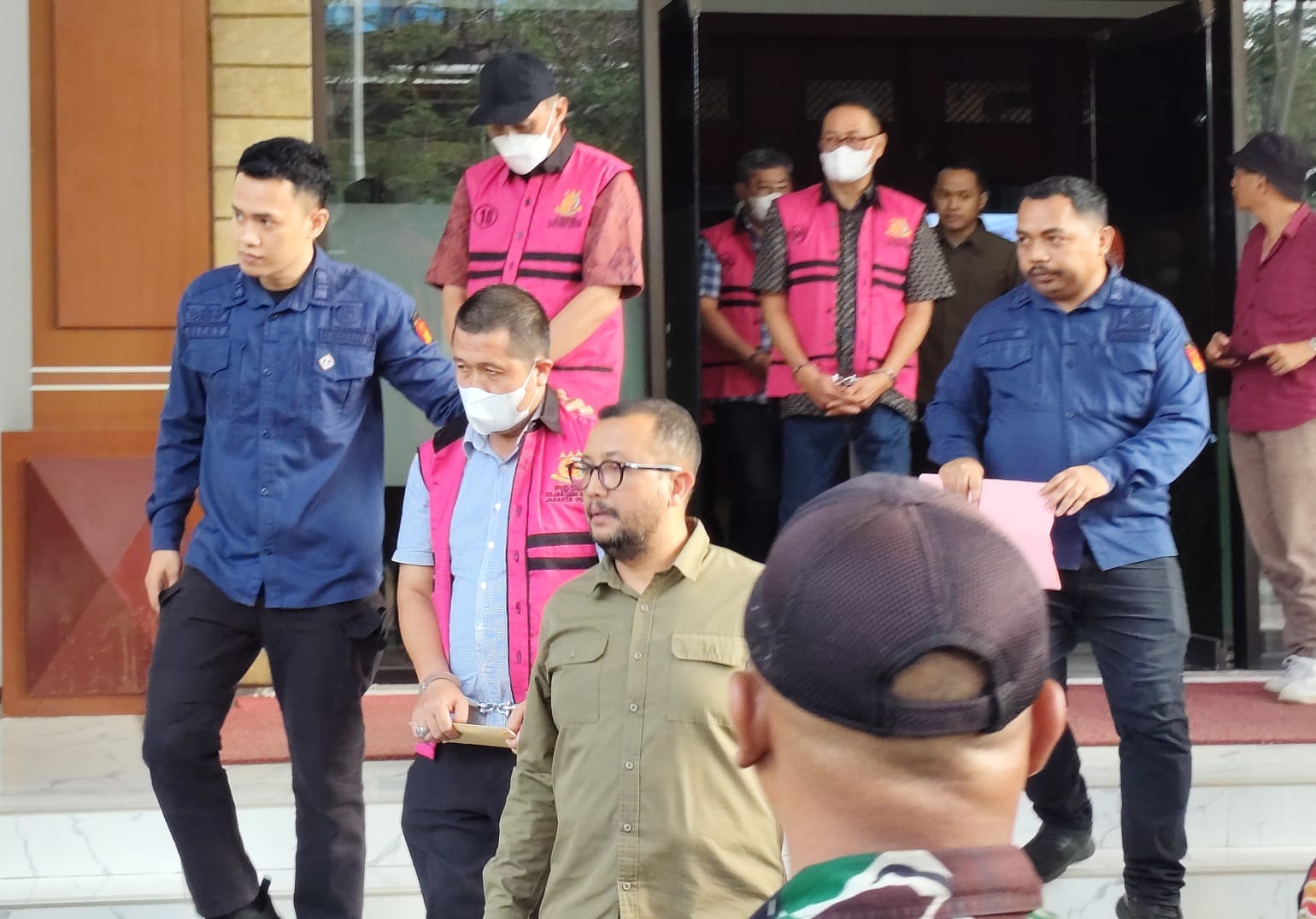 Mantap, Kejari Jakpus Tahan 5 Tersangka Di Kasus Korupsi Pdns Kemenkominfo 1 Mantap, Kejari Jakpus Tahan 5 Tersangka Di Kasus Korupsi Pdns Kemenkominfo