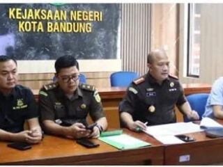 Sikat, Kejari Kota Bandung Bongkar Korupsi Bantuan Pip Rp20 Miliar Di Kampus Stia Bagasi