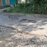 Bupati Harus Tau Ini, Jalan Nyoreang Cadasari Di Pandeglang Rusak Parah