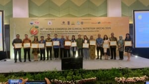 Tempe Azaki Rte Raih Penghargaan Peduli Gizi 2025 Di Ajang Kongres Gizi Internasional 1 Tempe Azaki Rte Raih Penghargaan Peduli Gizi 2025 Di Ajang Kongres Gizi Internasional