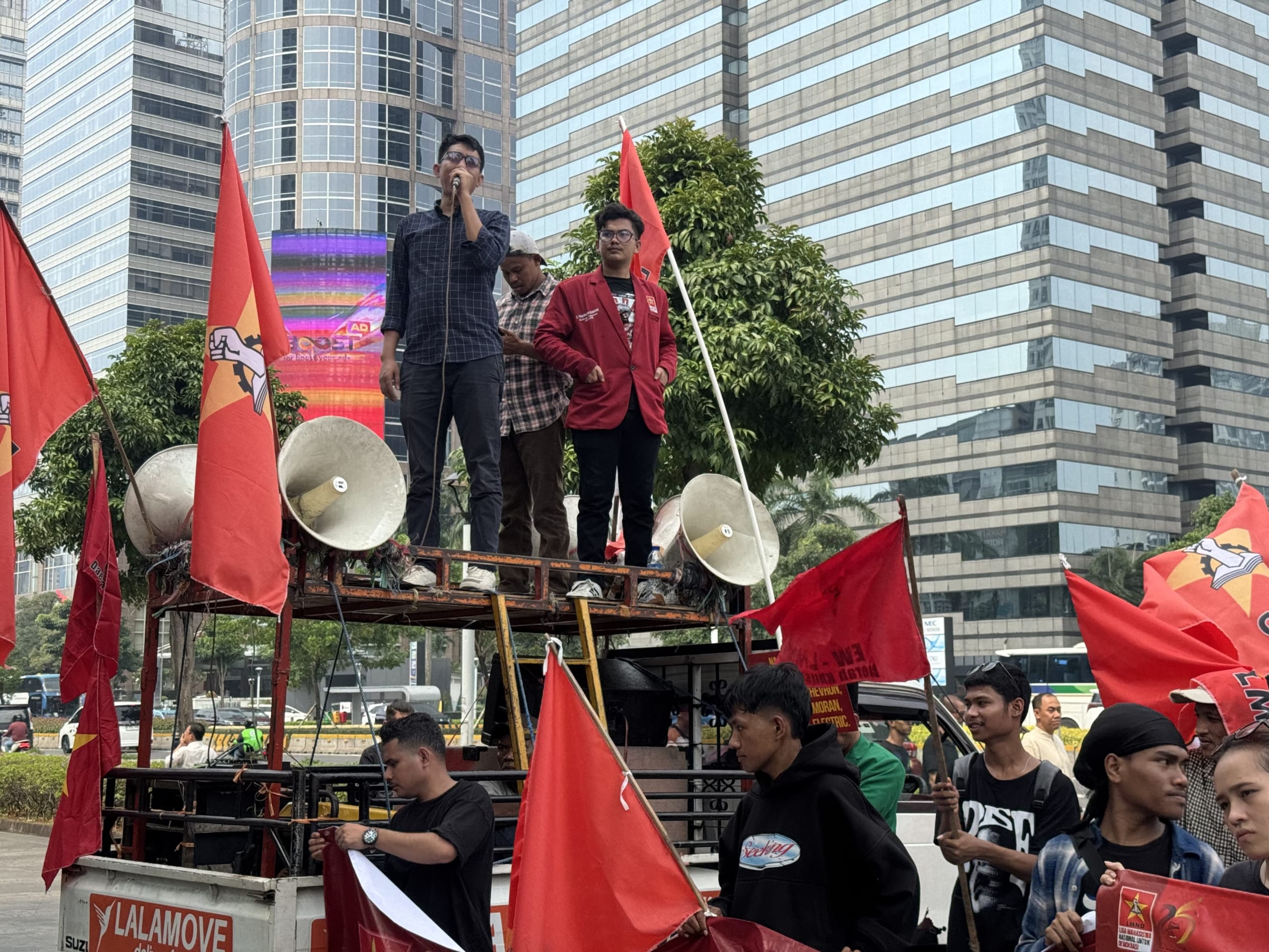 Tolak Proyek Fsru Sidakarya, Lmnd Desak Transisi Energi Yang Berkeadilan 1 Tolak Proyek Fsru Sidakarya, Lmnd Desak Transisi Energi Yang Berkeadilan