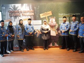 Bupati Dewi Minta Keberadaan Pusat Informasi Geologi Geopark Ujung Kulon Tingkatkan Pengetahuan