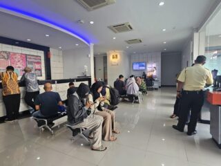 Branch Office Bri Lebak Bulus Cairkan Bantuan Subsidi Upah Bagi Pekerja Berpenghasilan Rendah