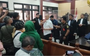 Ngerih, Eksepsi Perkara Pidana Charlie Chandra Ditolak Jpu 6 Ngerih, Eksepsi Perkara Pidana Charlie Chandra Ditolak Jpu