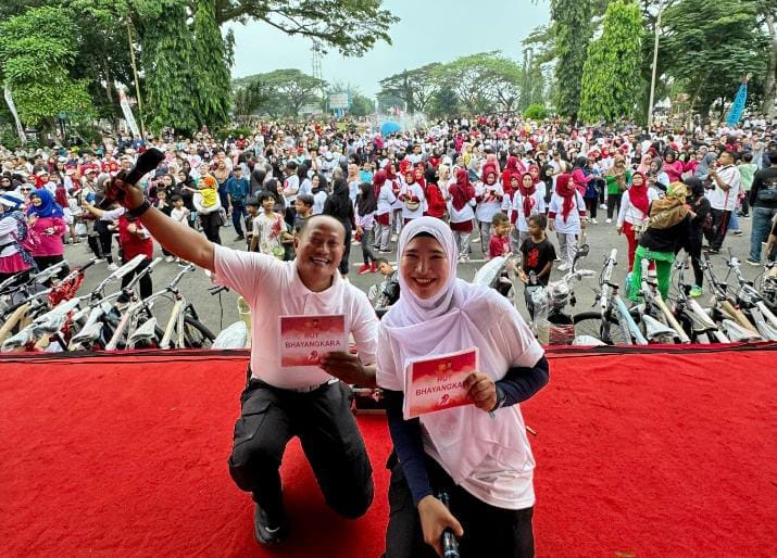 Diterima Rakyat, Warga Lebak Meriahkan Hut Bhayangkara Ke 79 1 Diterima Rakyat, Warga Lebak Meriahkan Hut Bhayangkara Ke 79